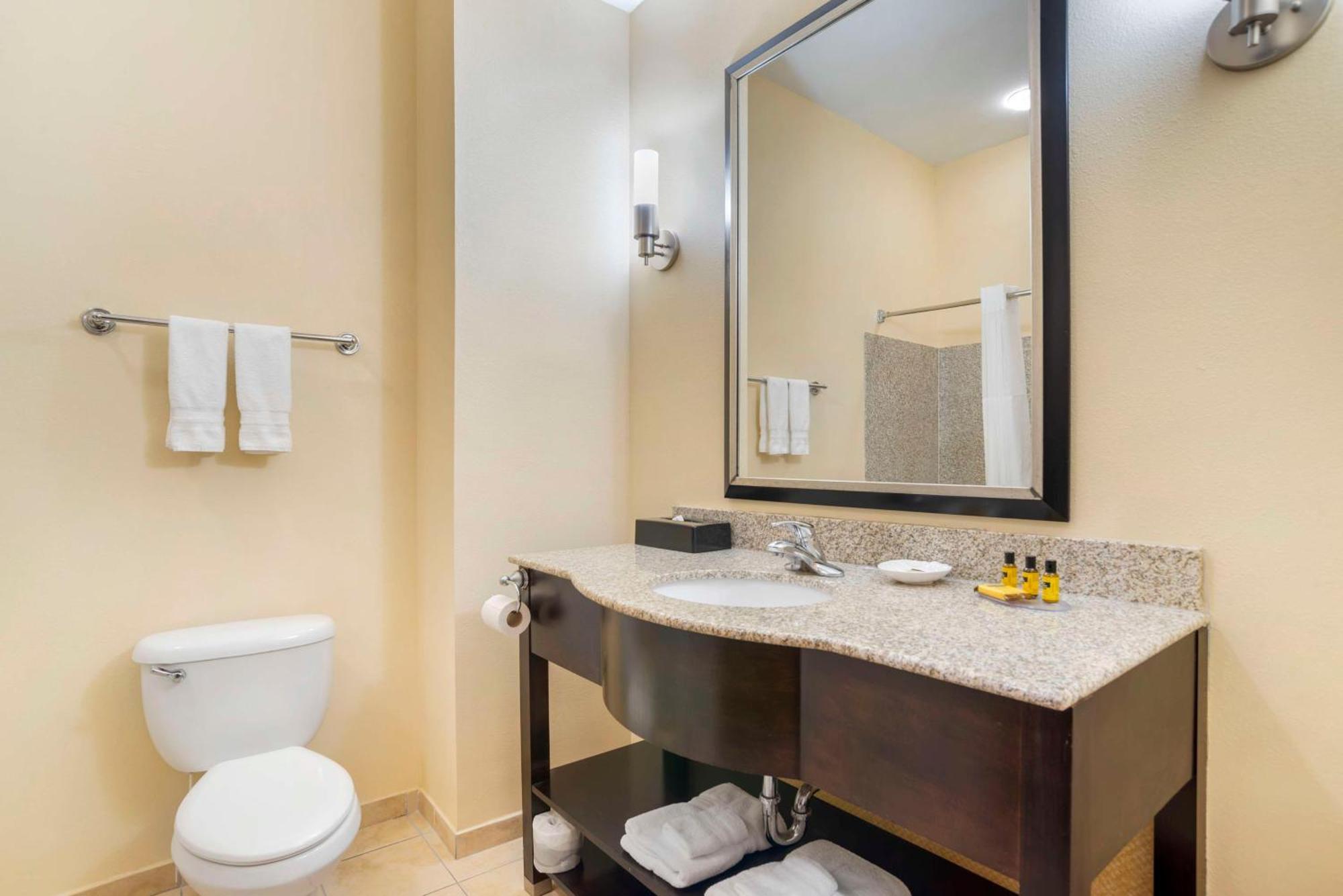 Best Western Plus Flowood Inn & Suites מראה חיצוני תמונה