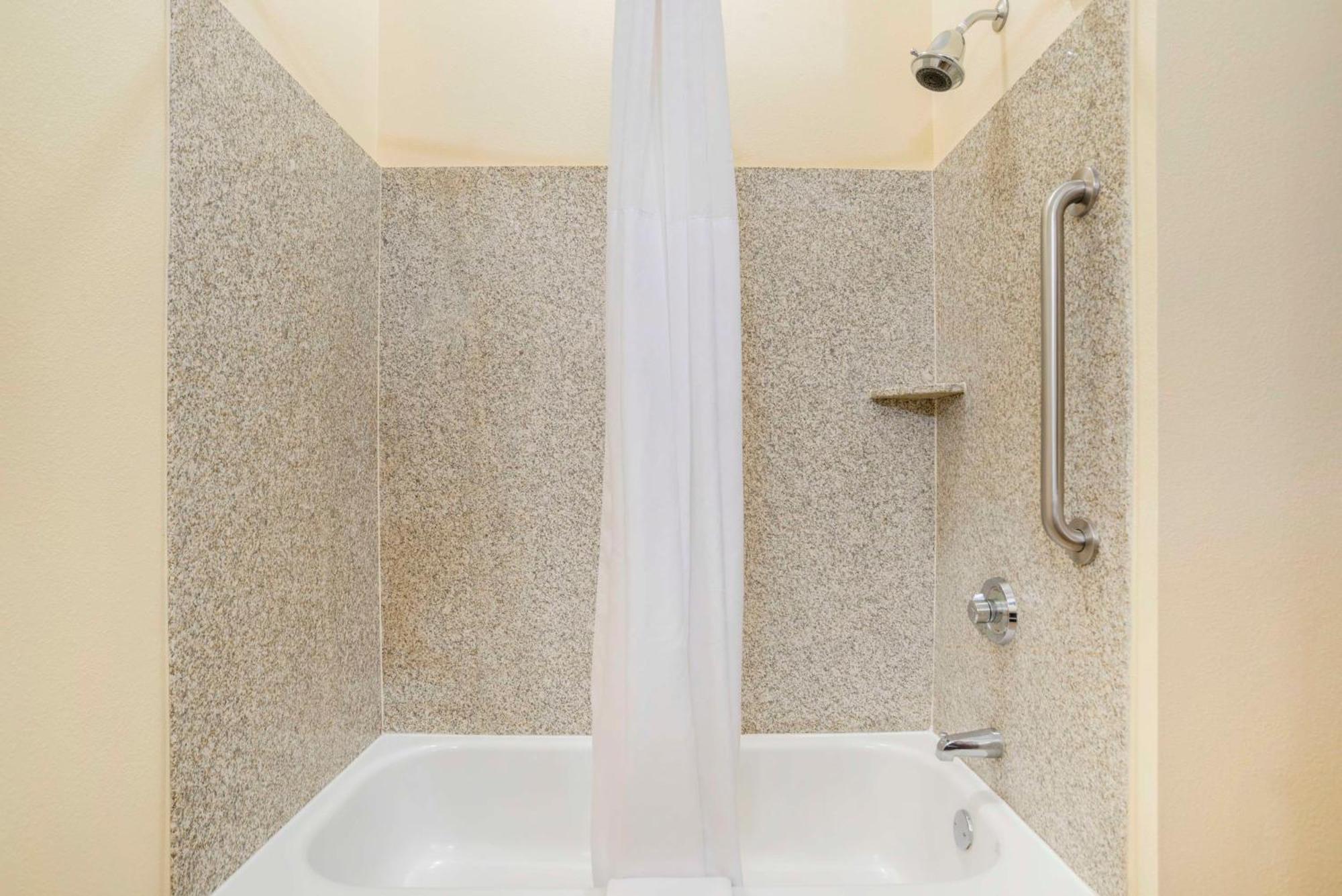 Best Western Plus Flowood Inn & Suites מראה חיצוני תמונה
