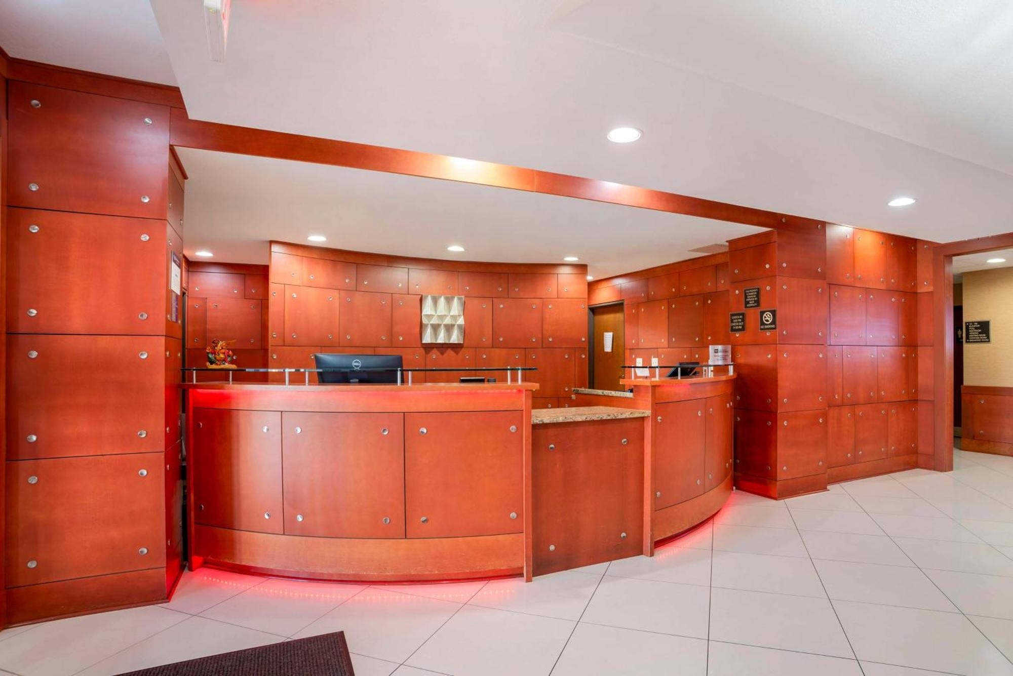 Best Western Plus Flowood Inn & Suites מראה חיצוני תמונה